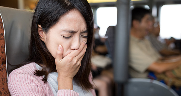 차만 타면 울렁거리는 멀미, 대처 방법 알아보자! - 자생의료재단