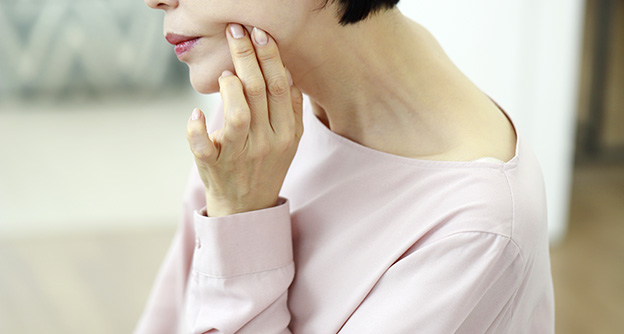 안면마비와 안면경련의 초기 증상과 대처법 - 자생의료재단