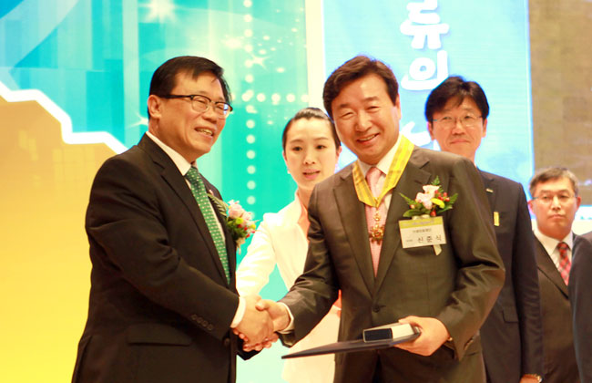 자생의료재단 신준식 이사장, 국민훈장 모란장수상